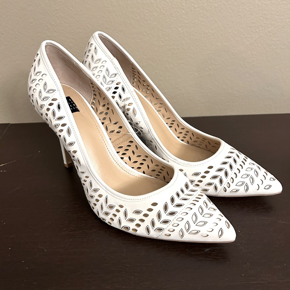 White House Black Market Laser-Cut White Leather Heels - Spring Bridal - sz 9.5